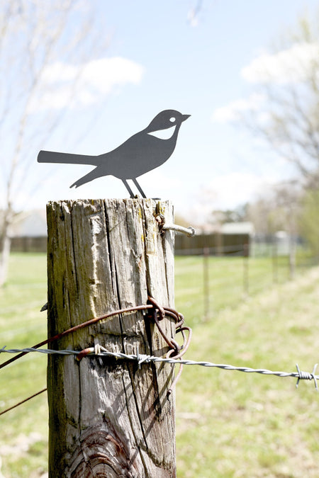Metal Bird Statue - Mockingbird / Robin |  bird watcher garden gift bird art rustic outdoor decor
