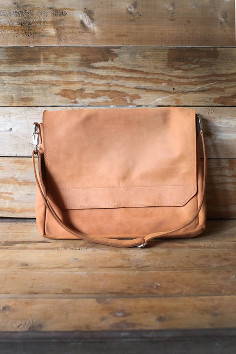 Wayne Leather Messenger Bag