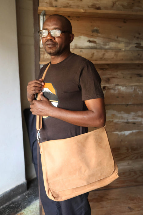 Wayne Leather Messenger Bag