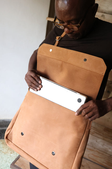 Wayne Leather Messenger Bag