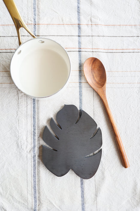 monstera leaf holder Monstera Leaf Trivet Hot Plate Pot Holder– Highland Ridge Decor